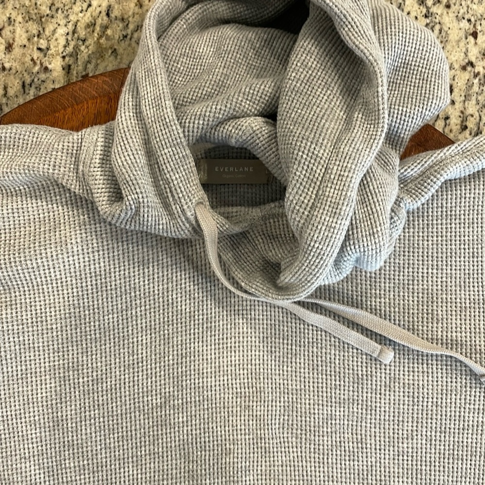 Everlane waffle knit hoodie. Beautiful organic cotton  hoodie w/gray stitching.